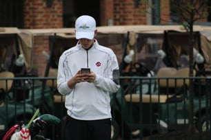 golfer-on-phone-2.jpg