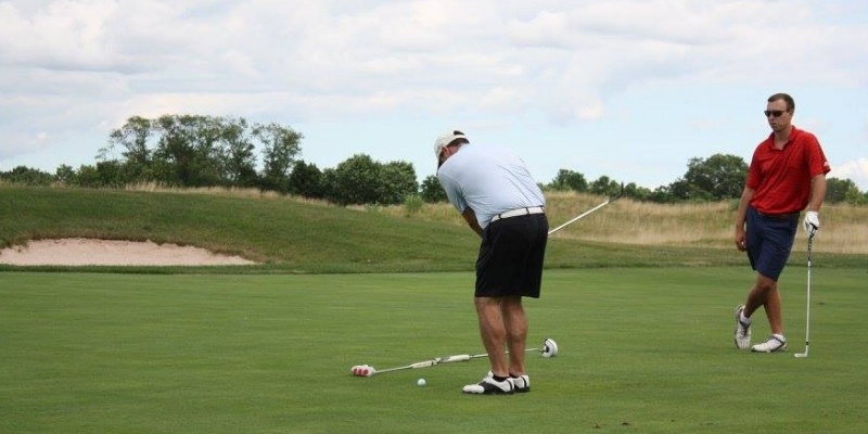 Chipping Tips: Drag a Wet Towel to Emphasize Following Through